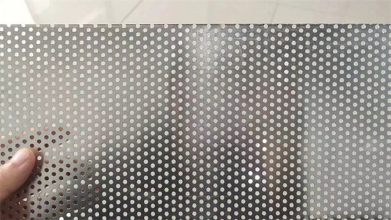 0.8mm Aluminium Geperforeerd Blad AA1060, AA1100, Zwart-witte AA3003